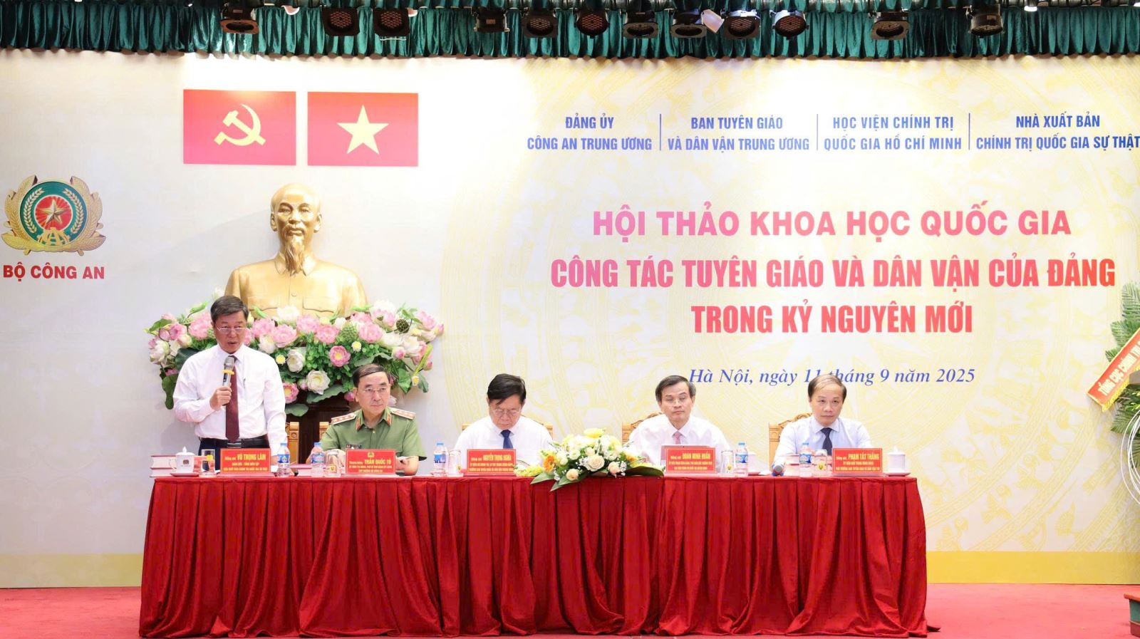 “Công tác tuyên giáo và dân vận của Đảng trong kỷ nguyên mới”