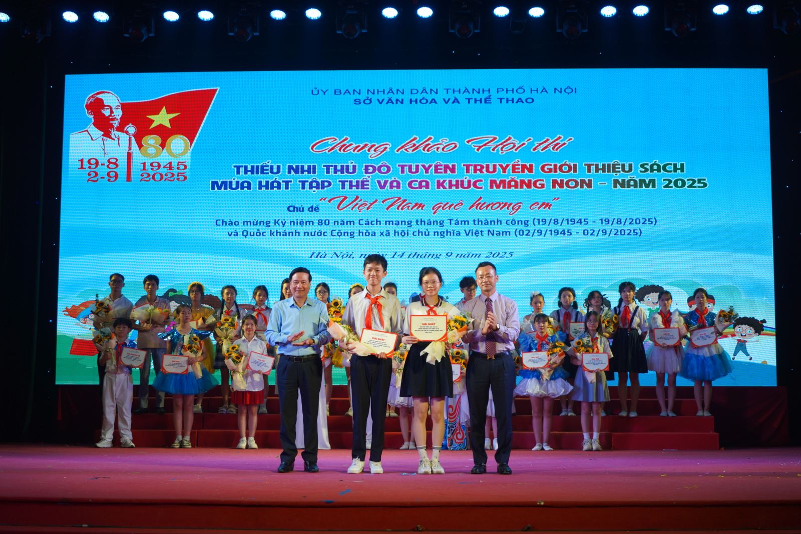 Chung khảo Hội thi thiếu nhi Thủ đô giới thiệu sách và múa hát chủ đề “Việt Nam quê hương em”