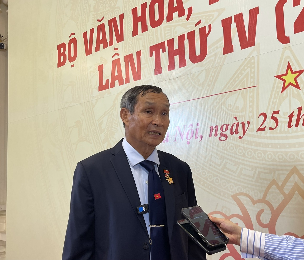 HLV Mai Đức Chung được trao danh hiệu Anh hùng Lao động