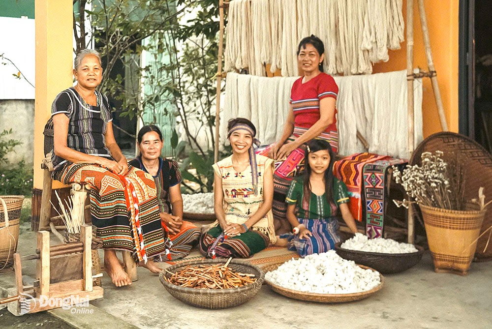 Thực trạng khai thác du lịch cộng đồng tại làng Tà Lài (Đồng Nai)