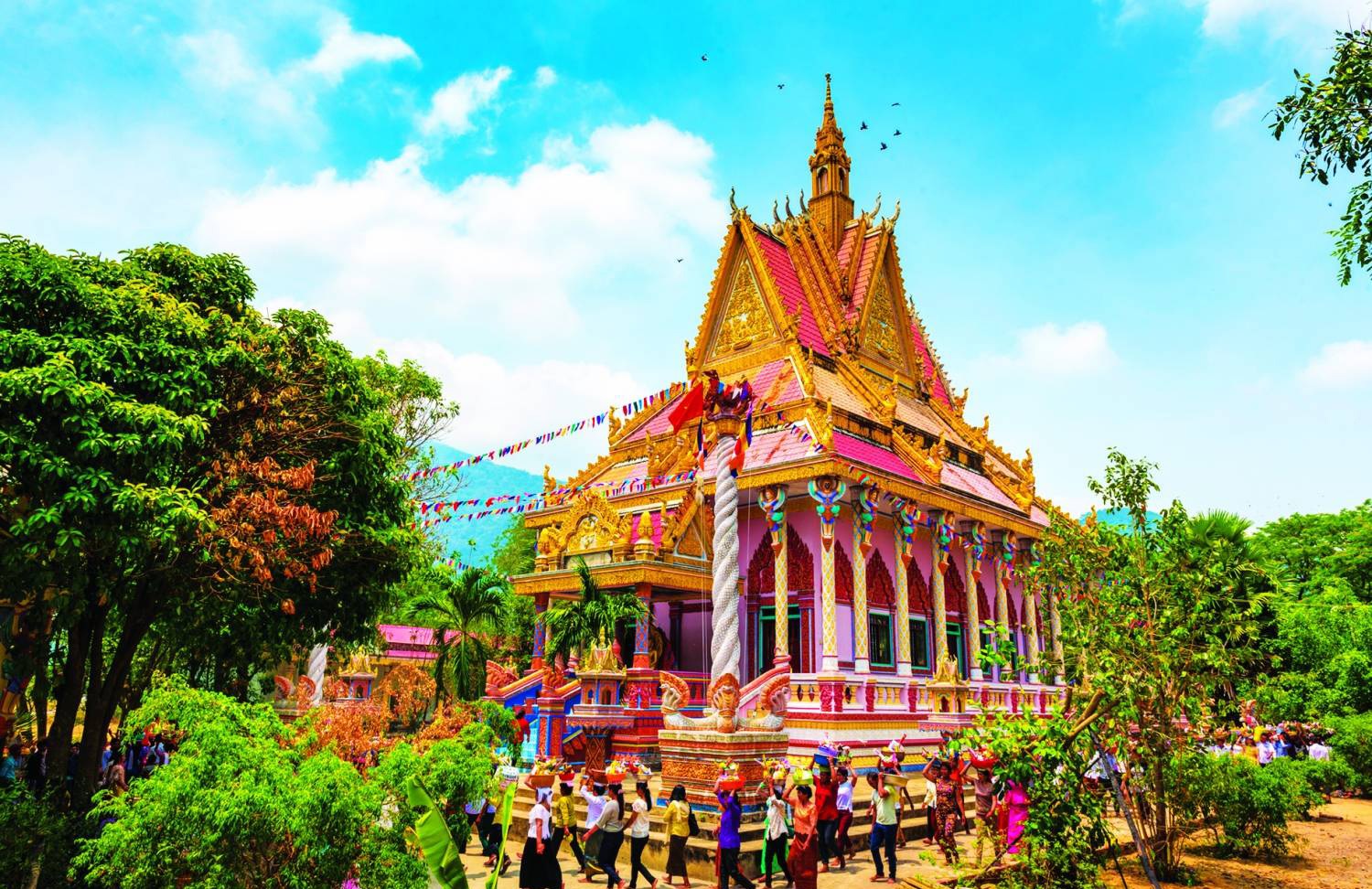 Từ bản sắc đa dân tộc đến thương hiệu điểm đến, xu hướng nghiên cứu và khoảng trống trong du lịch văn hóa (Nghiên cứu trường hợp: Vùng văn hóa Sóc Trăng - Thành phố Cần Thơ)