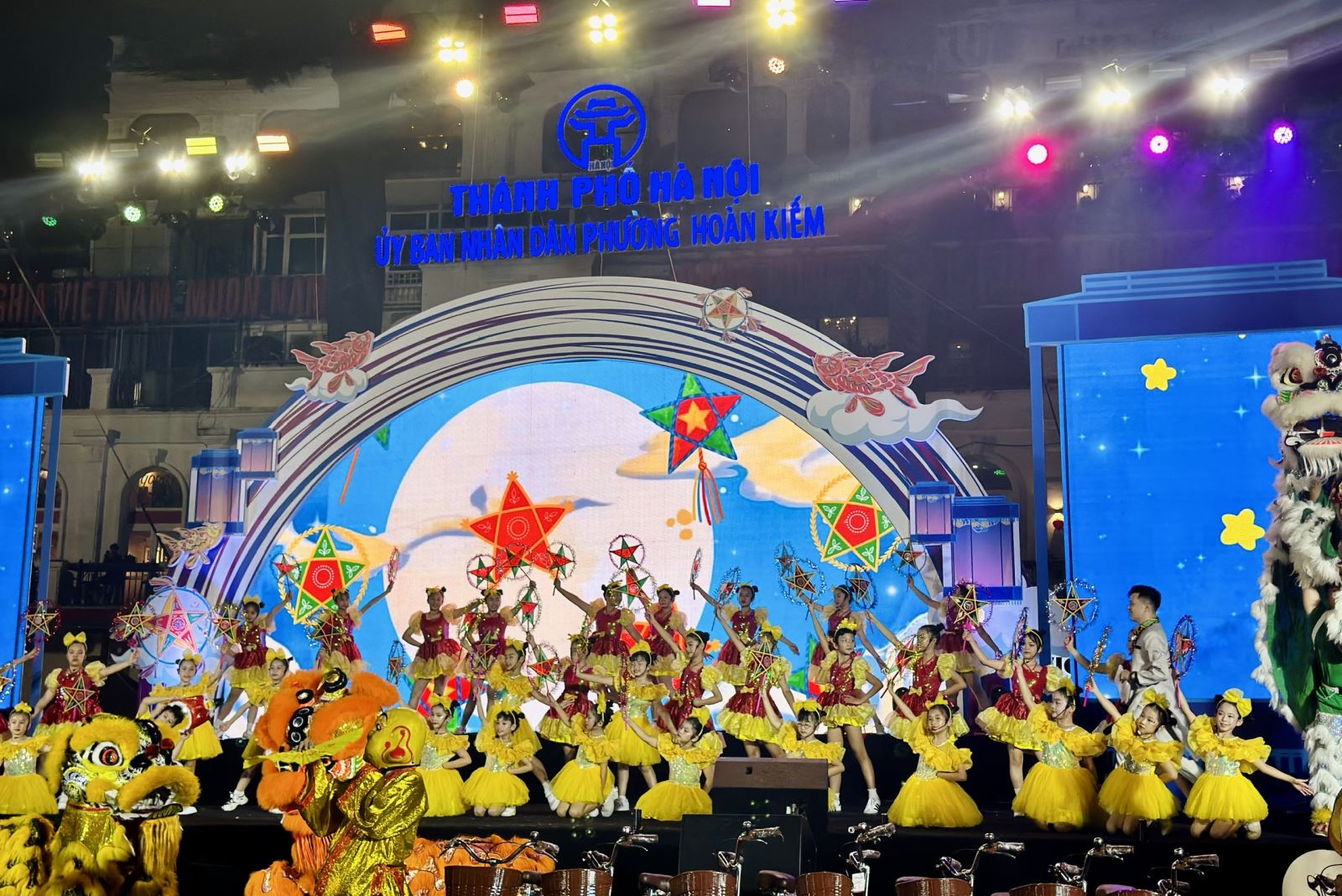 2.000 người tham gia Đêm hội Trăng rằm năm 2025