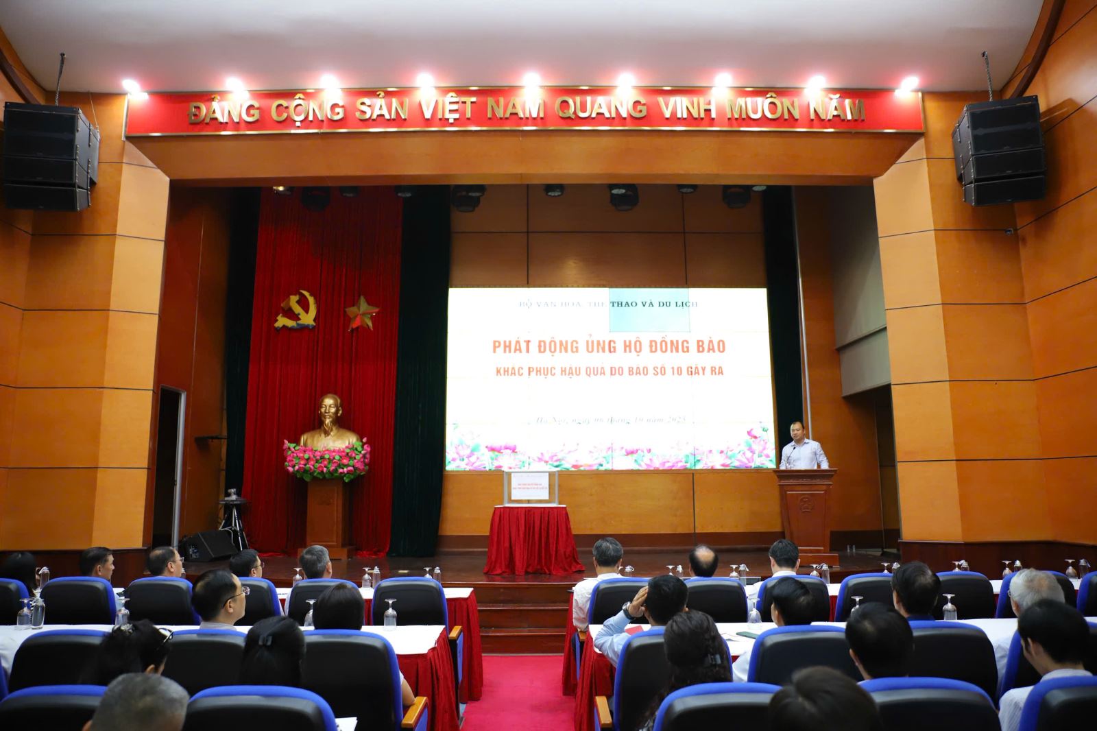 Bộ VHTTDL phát động ủng hộ đồng bào và địa phương bị thiệt hại do cơn bão số 10 gây ra