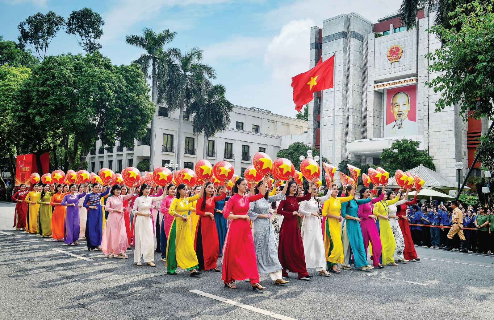 “Hàng thẳng, lối thông,đồng lòng cùng tiến” góp phần “sắp xếp lại giang sơn"
