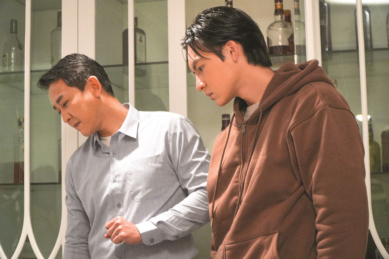 Diễn viên Hứa Vĩ Văn: “Nghề diễn viên, áp lực là chuyện hàng ngày!”