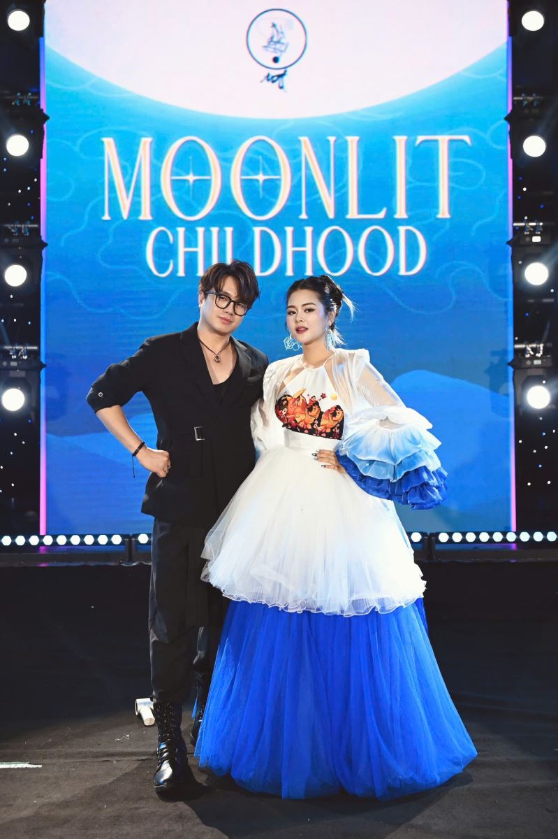 Dấu ấn “Moonlit Childhood” của Tạ Duy Tuấn 