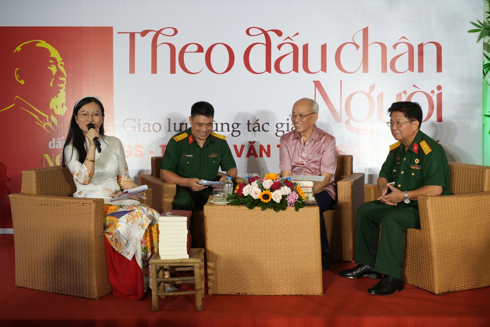 Nhà văn Trình Quang Phú kể về hành trình viết truyện ký "Theo dấu chân Người"
