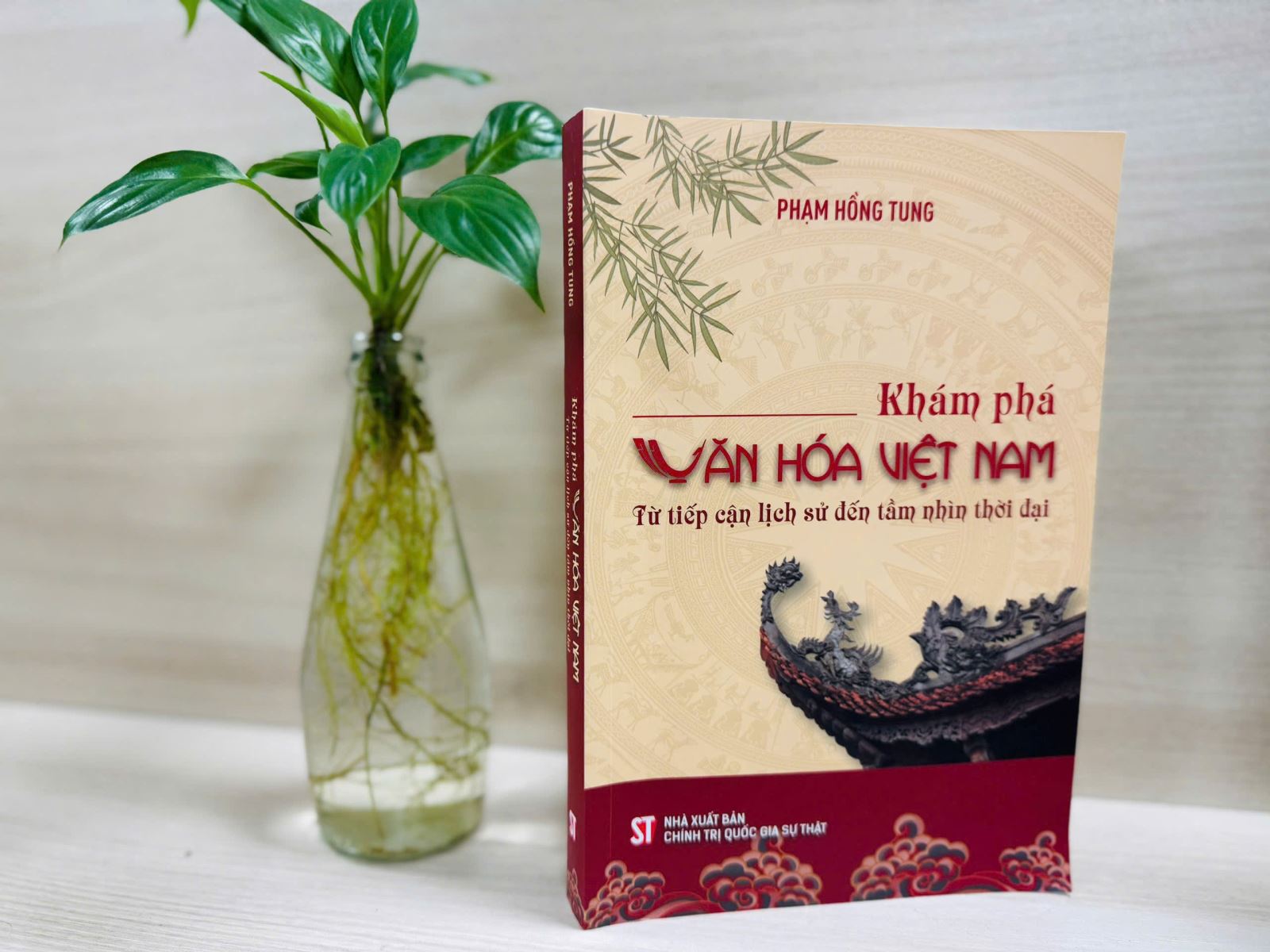 Khơi dậy sức mạnh văn hóa Việt Nam qua “Khám phá văn hóa Việt Nam: Từ tiếp cận lịch sử đến tầm nhìn thời đại”