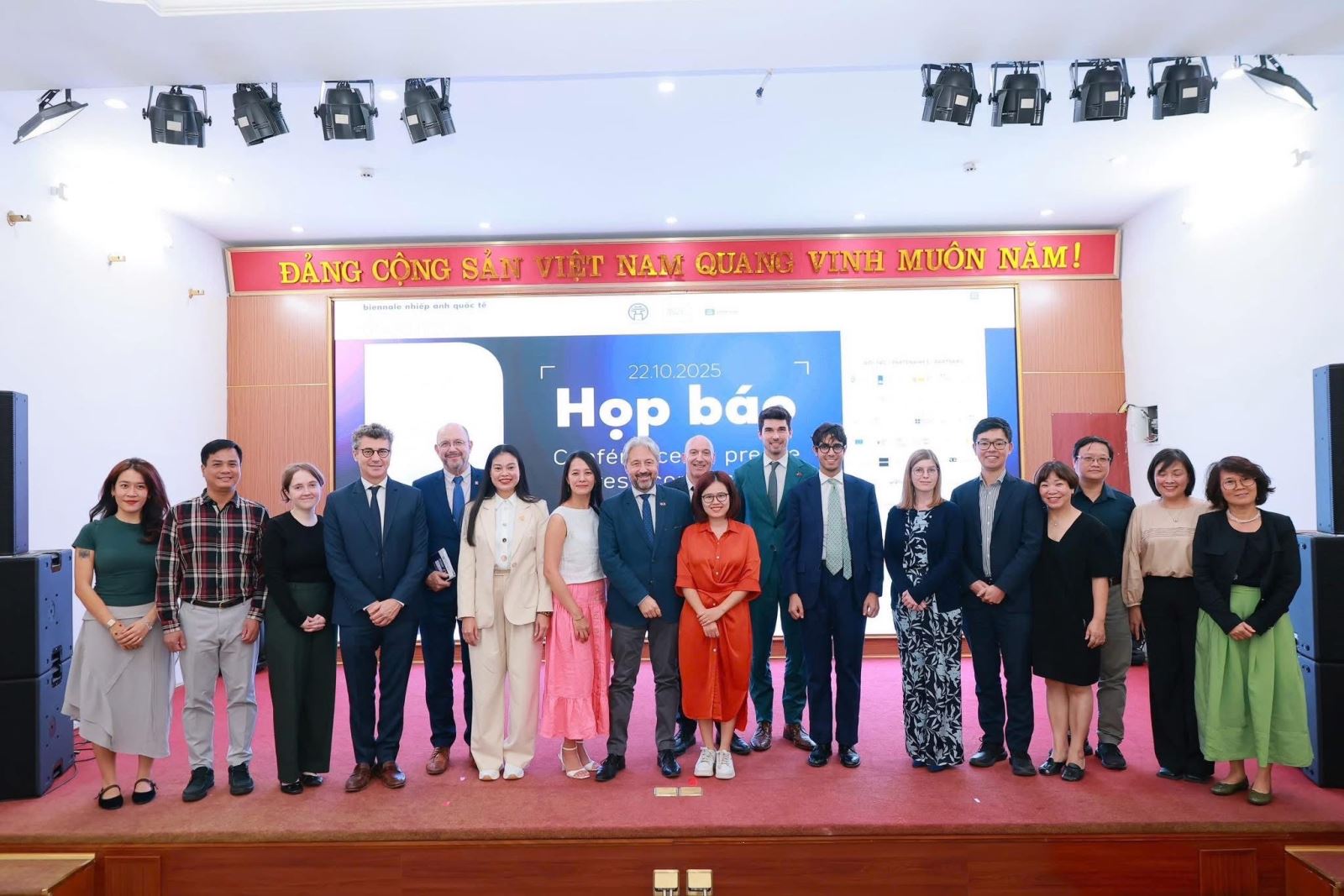 Photo Hanoi ’25 - Biennale nhiếp ảnh quốc tế: Thắp sáng mùa sáng tạo của Hà Nội