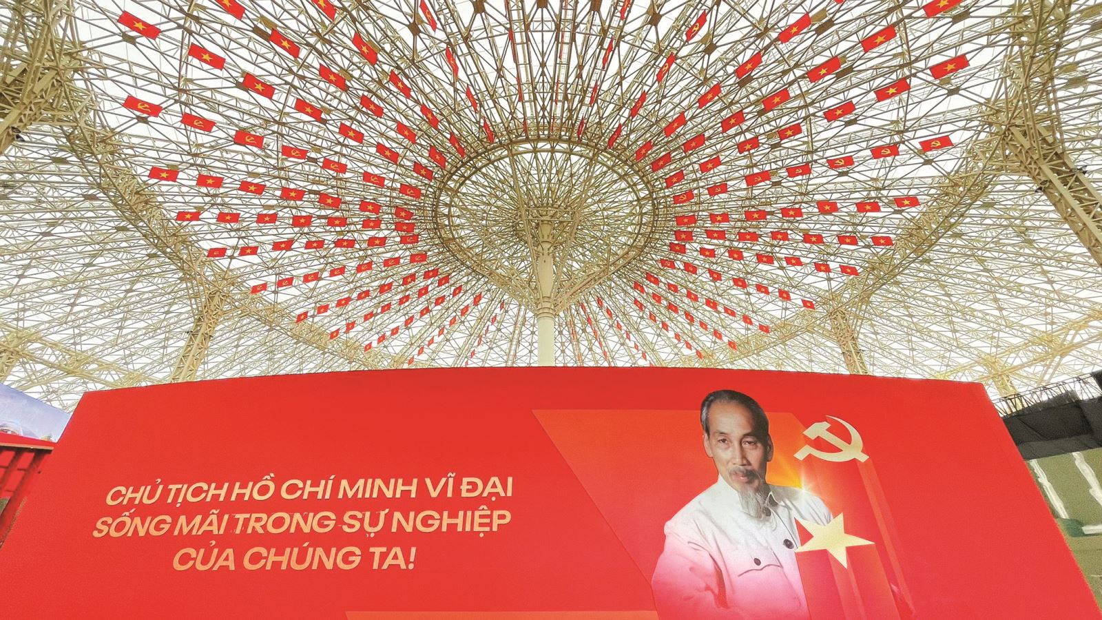 Triển lãm thành tựu 80 năm - Câu chuyện kể liên thời gian