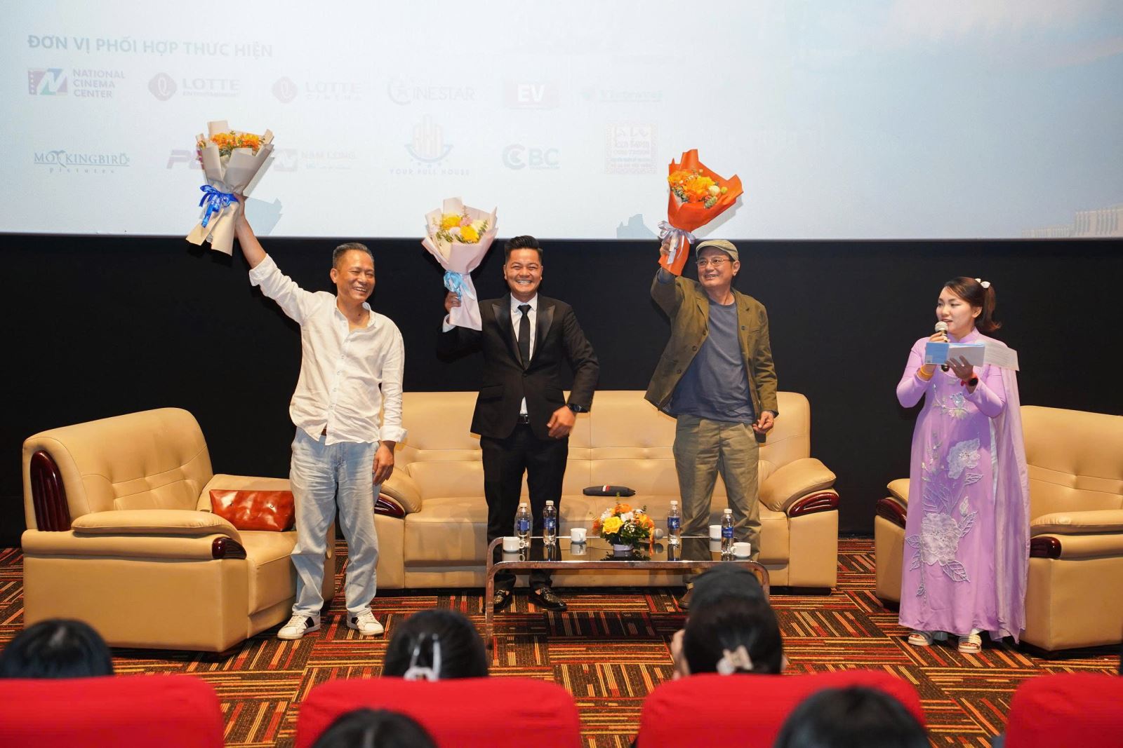 Hưởng ứng Liên hoan Phim (LHP) Việt Nam lần thứ XXIV, tối 15-11, tại Trung tâm Chiếu phim Quốc gia (Hà Nội), Cục Điện ảnh (Bộ VHTTDL) chủ trì, phối hợp với Trung tâm Chiếu phim Quốc gia tổ chức trọng thể Lễ khai mạc Tuần phim chào mừng LHP Việt Nam lần thứ XXIV. Đây là hoạt động mở đầu chính thức, góp phần tạo không khí sôi động trước thềm ngày hội điện ảnh lớn nhất của đất nước, lan tỏa tình yêu điện ảnh Việt tới đông đảo công chúng.