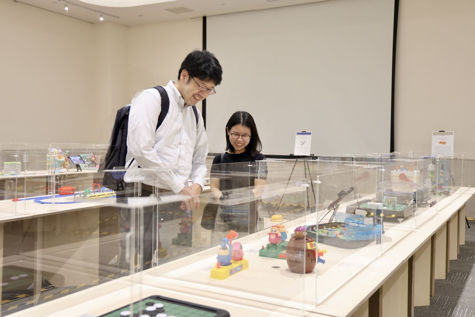 Từ nghệ thuật chế tác tí hon cho đến những robot mang dáng dấp tương lai, đồ chơi Nhật Bản không chỉ đơn thuần là trò chơi mà còn là biểu tượng của những giá trị làm nên tinh thần Nhật Bản như trí tưởng tượng vô hạn, sự tỉ mỉ trong từng chi tiết và niềm vui sáng tạo.