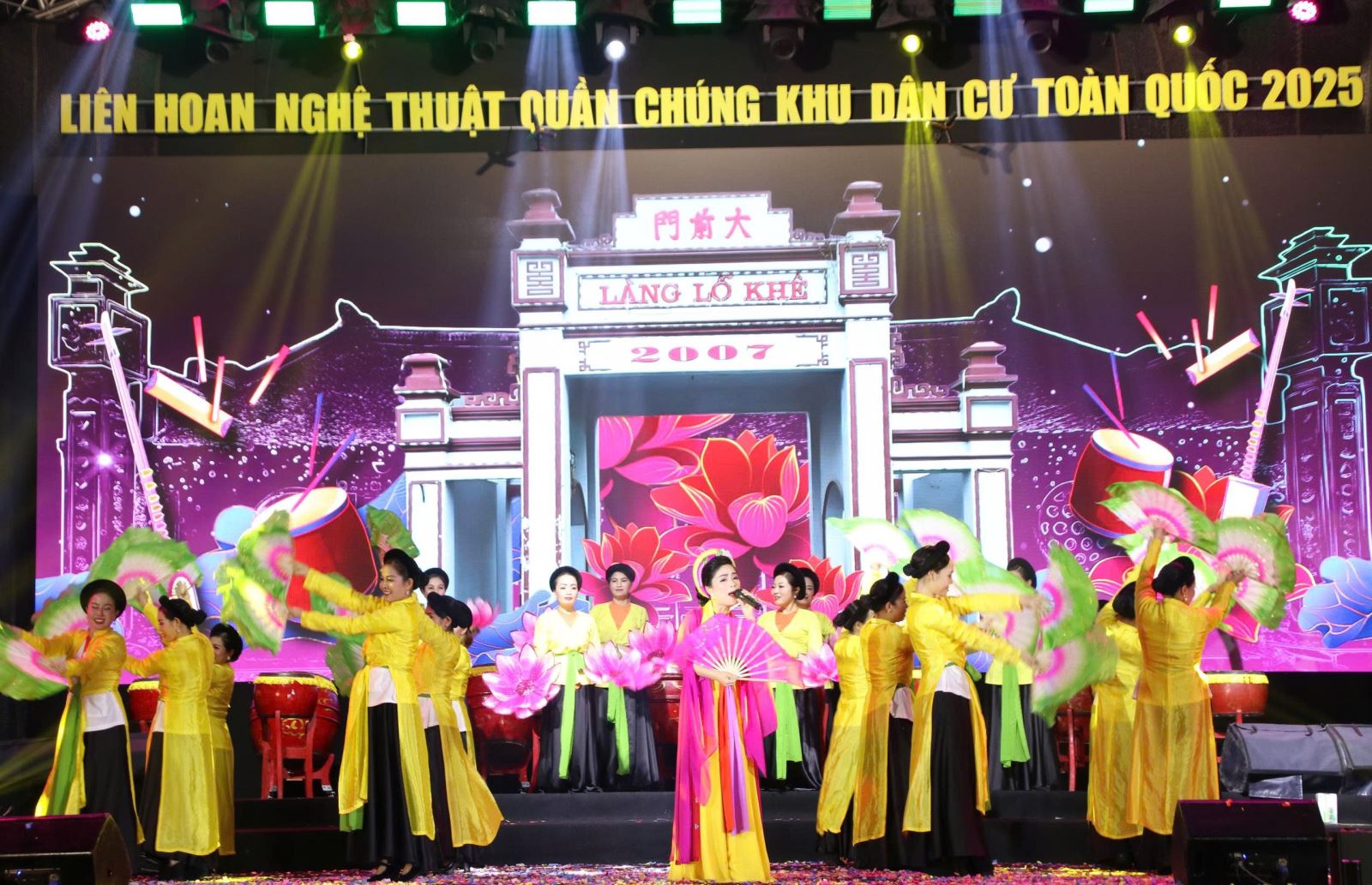 Với tinh thần hăng say, nhiệt huyết và tài năng; nghệ sĩ, diễn viên, nghệ nhân của 12 đoàn nghệ thuật quần chúng đã mang đến Liên hoan Văn nghệ quần chúng Khu dân cư toàn quốc năm 2025 những tiết mục đặc sắc, giàu cảm xúc, đạt được đầy đủ mục tiêu, nội dung, ý nghĩa của chủ đề mà Liên hoan đặt ra.