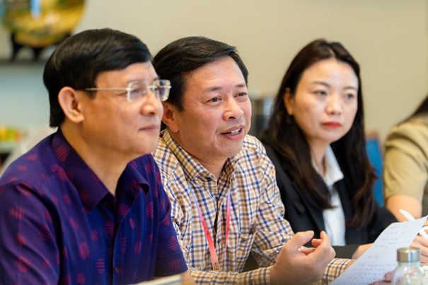 Chiều 22-11 tại TP.HCM, trong khuôn khổ Liên hoan Phim (LHP) Việt Nam lần thứ XXIV đã diễn ra hoạt động Gặp gỡ, trao đổi kinh nghiệm giữa các địa phương - sự kiện mở đầu cho Chương trình xúc tiến, phát triển điện ảnh địa phương. Đây là dịp để đại diện các tỉnh, thành phố, đơn vị sản xuất phim và chuyên gia quốc tế cùng ngồi lại, phân tích những vướng mắc thực tiễn và chia sẻ các mô hình hiệu quả nhằm thúc đẩy sự phát triển bền vững của ngành Điện ảnh.