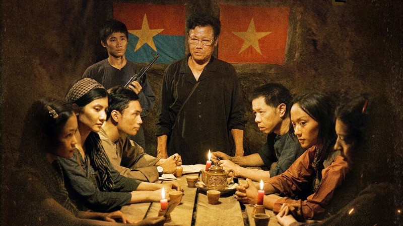 Từ ngày 2 đến 6-12, Cục Điện ảnh (Bộ VHTTDL) tổ chức Tuần phim Việt Nam tại Lào năm 2025. Phim tài liệu “Chủ tịch Cay-xỏn Phôm-vi-hản với Việt Nam” và 5 bộ phim truyện: “Mưa đỏ”, “Hai người mẹ”, “Tử chiến trên không”, “Địa đạo - Mặt trời trong bóng tối”, “Tôi thấy hoa vàng trên cỏ xanh” sẽ được trình chiếu miễn phí trong dịp này. 