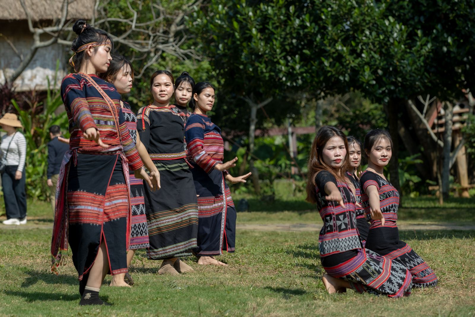 Các hoạt động “Chào năm mới 2026”  tại Làng Văn hóa - Du lịch các dân tộc Việt Nam