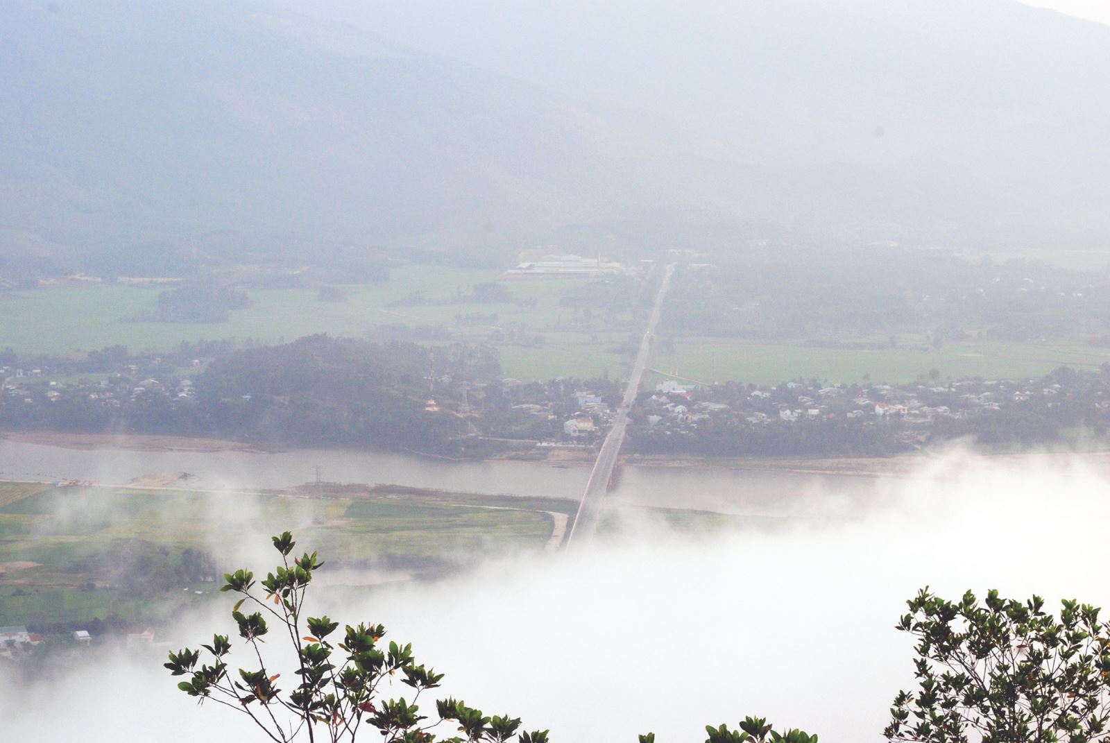 Bằng Am vẻ đẹp hoang sơ dưới chân núi Am Thông