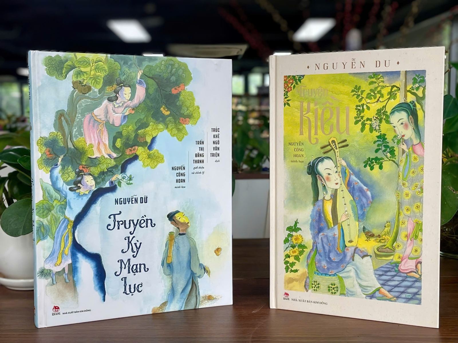 Nhân dịp kỷ niệm 260 năm ngày sinh (1765-2025), tưởng niệm 205 năm ngày mất (1820-2025) của Đại thi hào Nguyễn Du, Nxb Kim Đồng ra mắt ấn bản “Truyện Kiều” do họa sĩ Nguyễn Công Hoan vẽ minh họa.