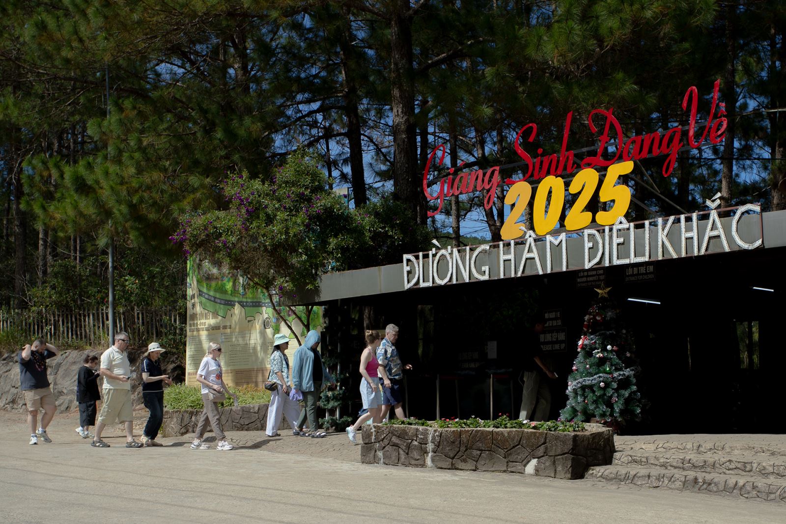 Khu du lịch Đường hầm Đất Sét – điểm hẹn độc đáo níu chân du khách quốc tế