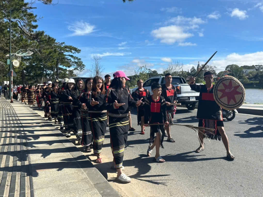 Âm vang cồng chiêng giữa lòng Đà Lạt